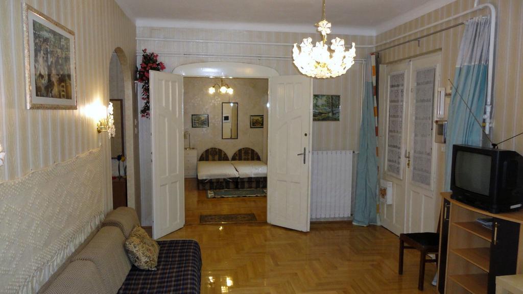 Garibaldi 5 Apartments & Rooms Budapeszt Pokój zdjęcie